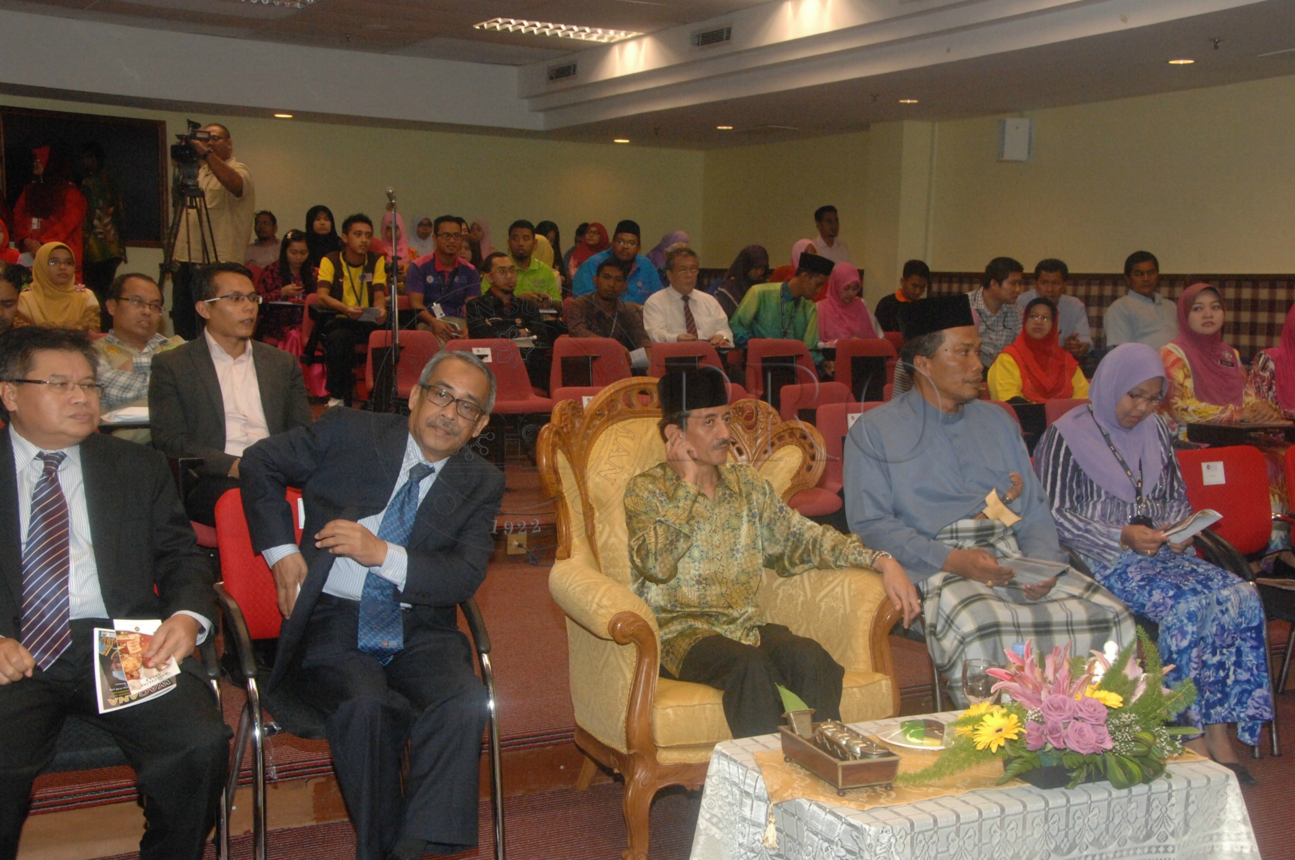 PRO 14 33 WACANA FBA 0117